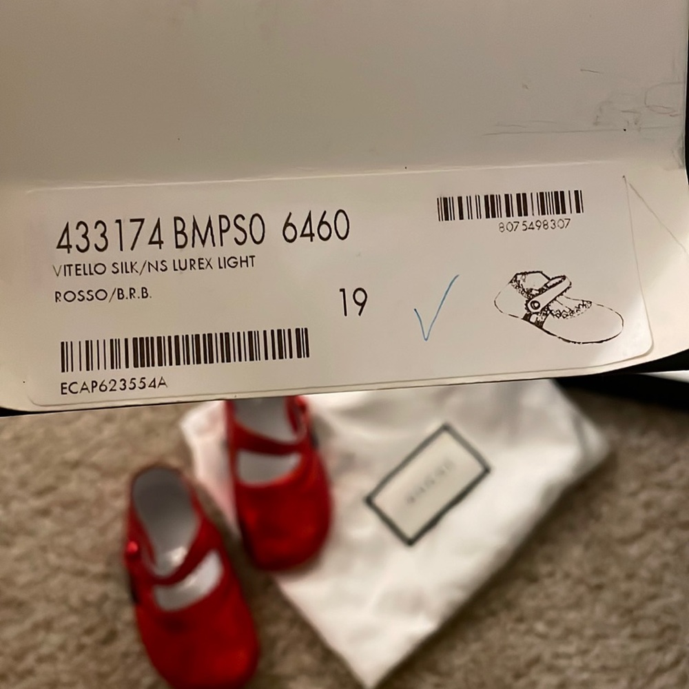 Red baby Gucci flats size 19